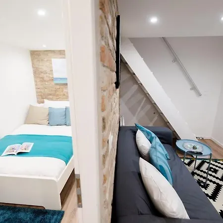 Silver Berry * 布达佩斯